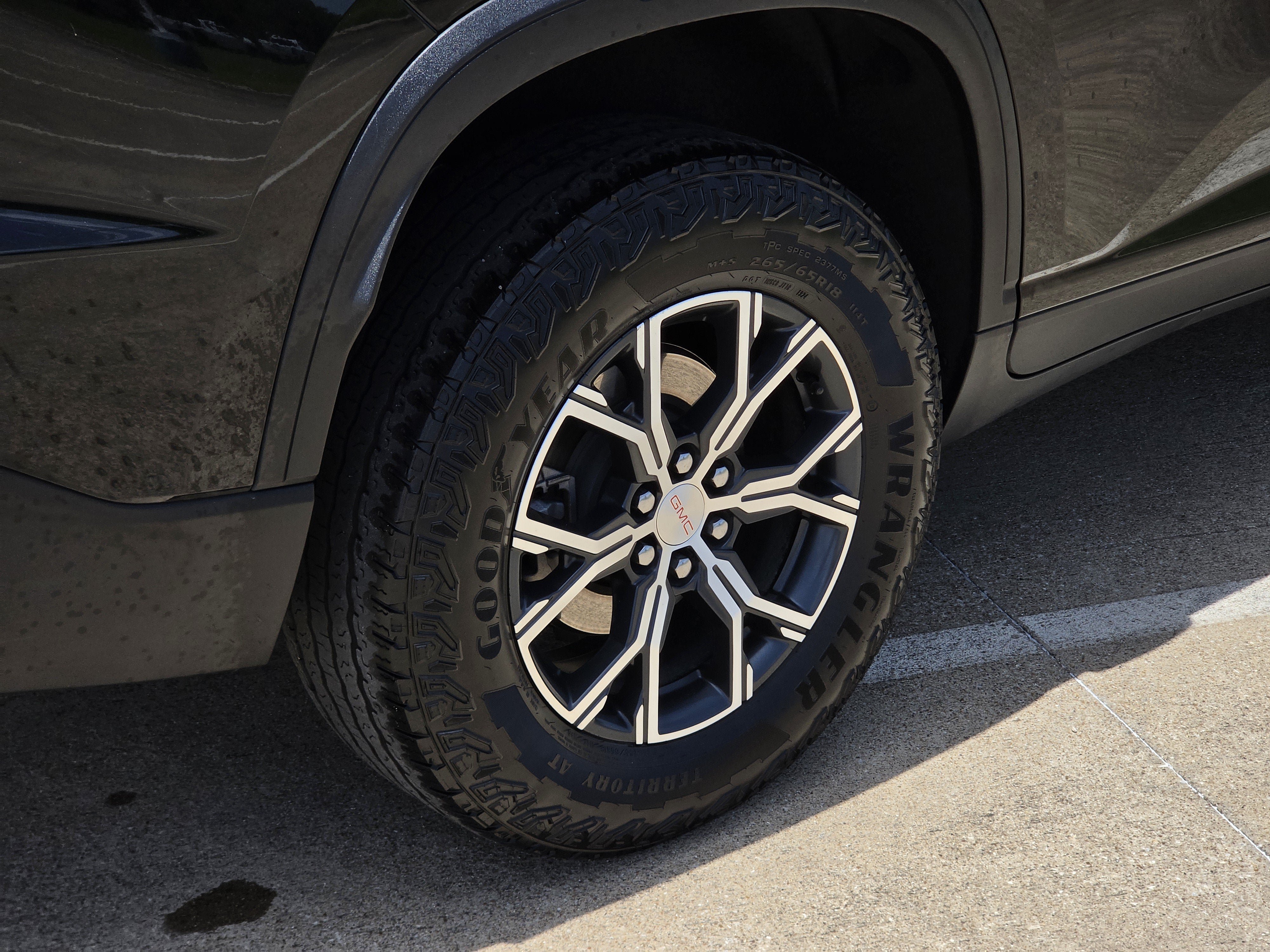 Used 2024 GMC Acadia AT4 w/ Luxury Package AWD/4WD image 9