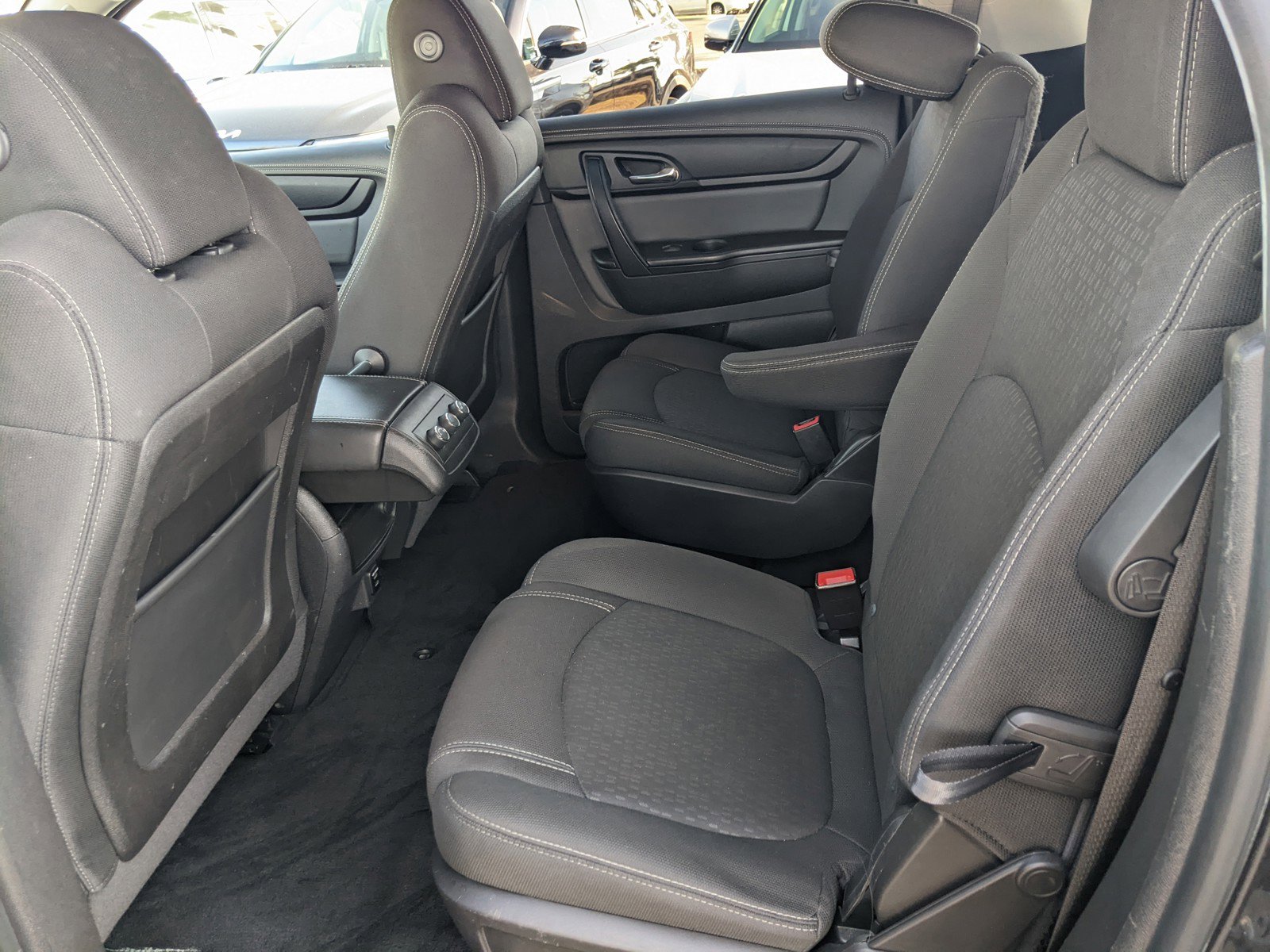 Used 2016 GMC Acadia SLE image 12