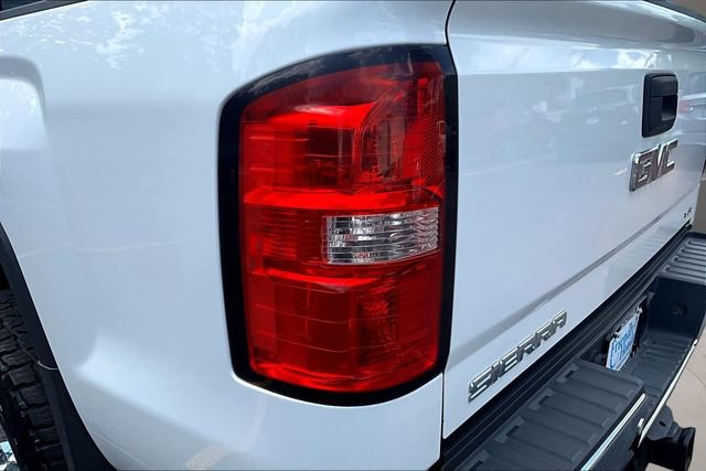 Used 2019 GMC Sierra 2500 SLT w/ Driver Alert Package AWD/4WD image 24