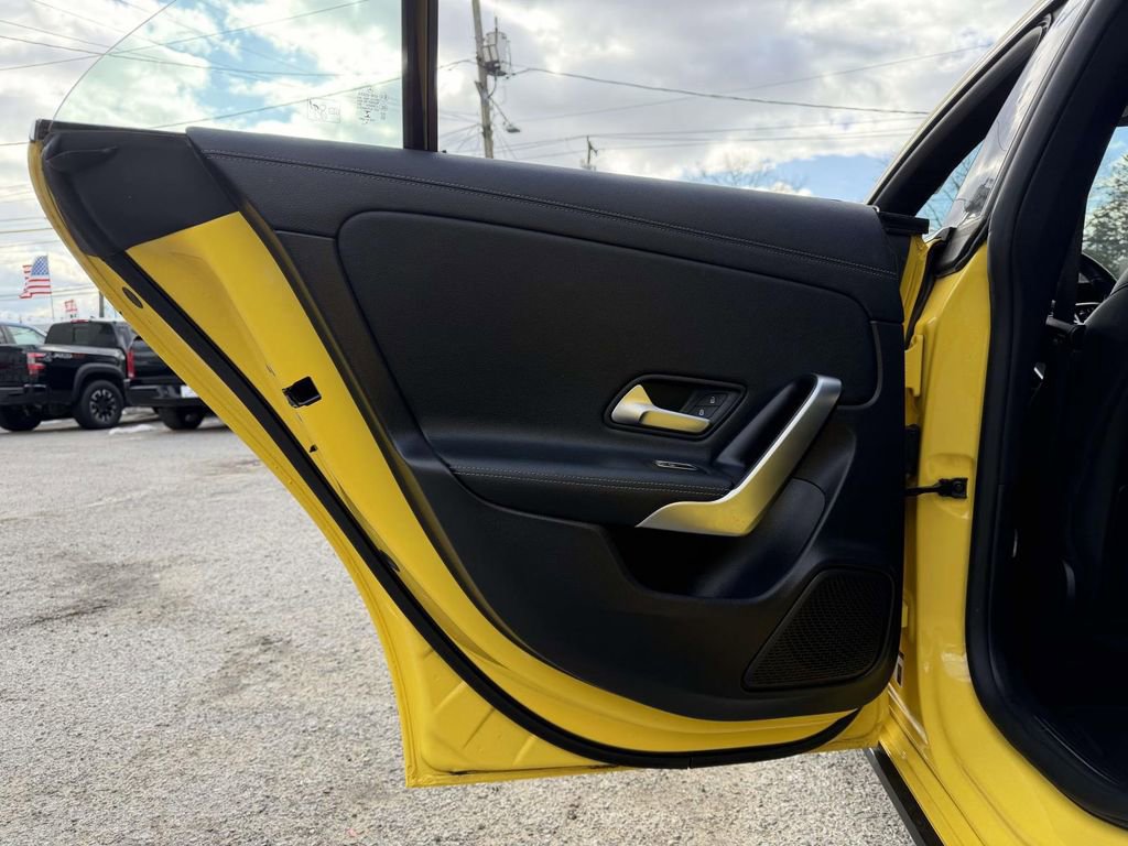 Used 2020 Mercedes-Benz CLA 250 image 27
