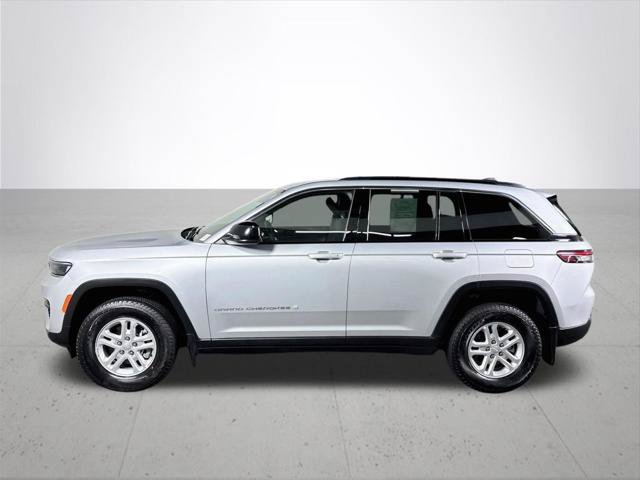 Certified 2025 Jeep Grand Cherokee Laredo w/ MOPAR Finishing Package AWD/4WD image 10