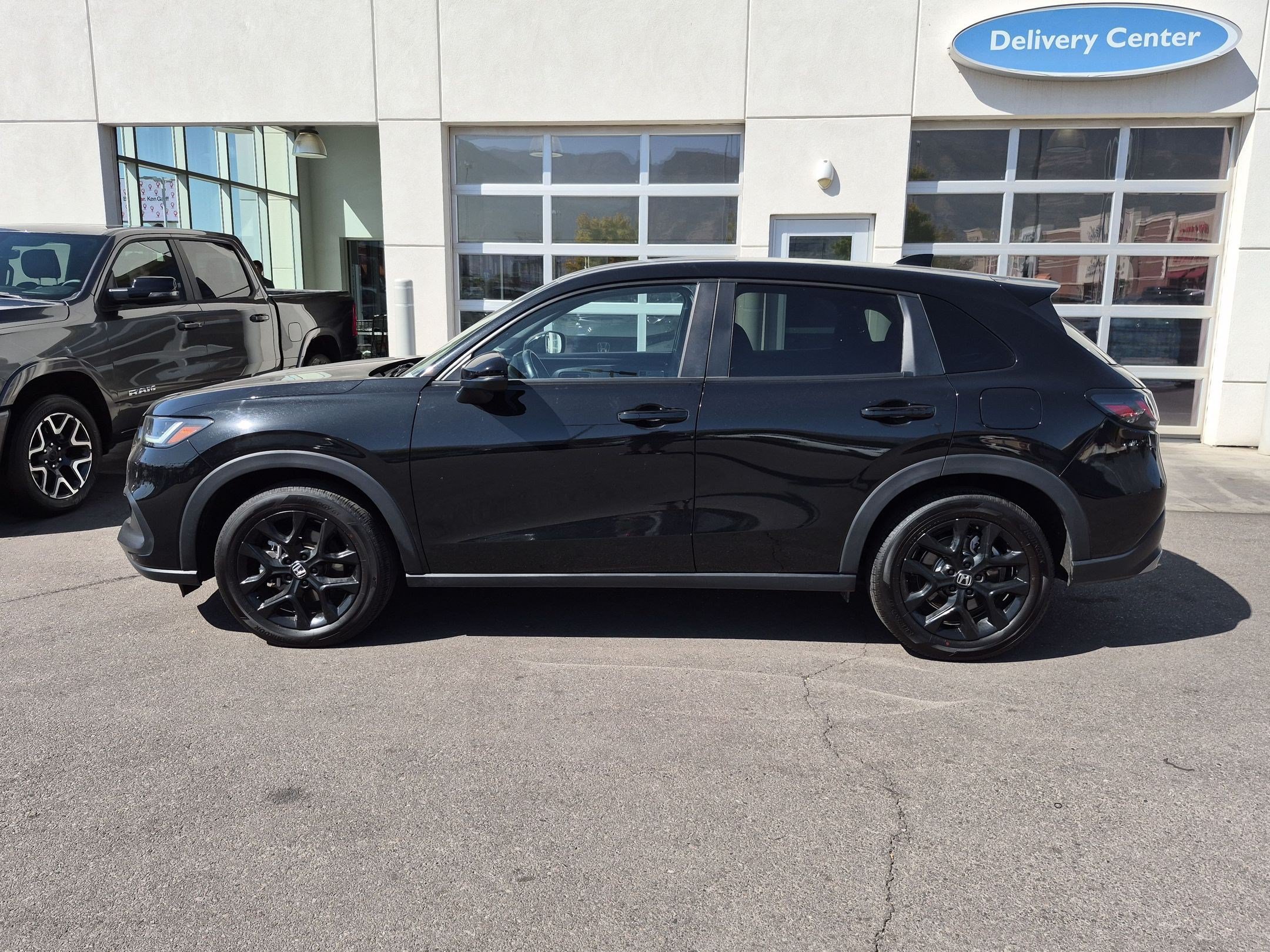 Used 2025 Honda HR-V Sport image 10