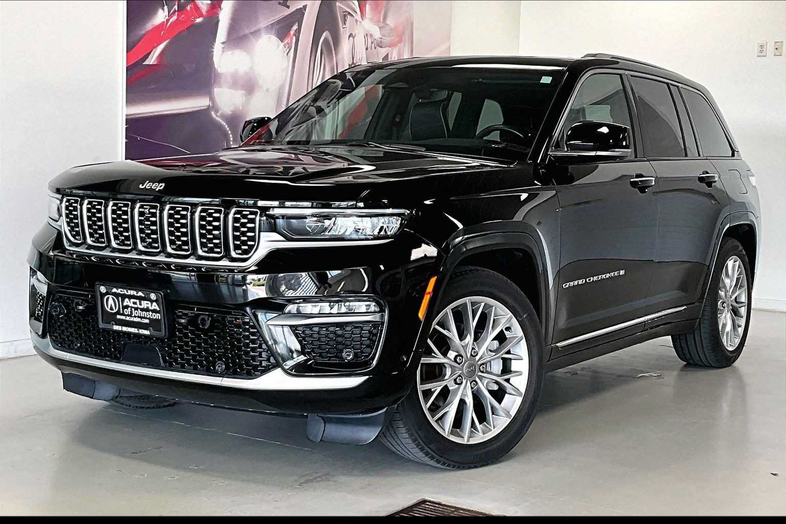 Used 2022 Jeep Grand Cherokee Summit AWD/4WD image 1