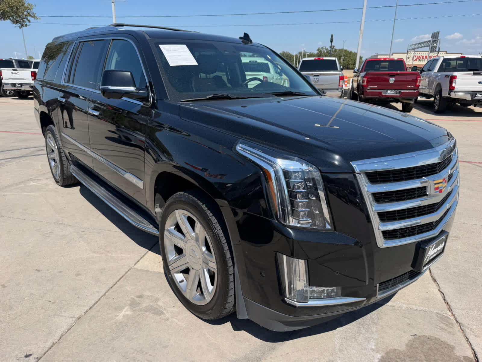 Used 2017 Cadillac Escalade ESV Luxury AWD/4WD image 4