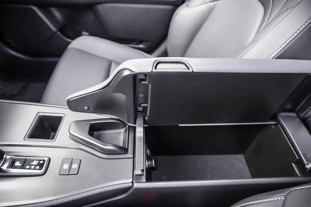 Certified 2025 Lexus UX 300h FWD w/ Accessory Package (Z2) image 18