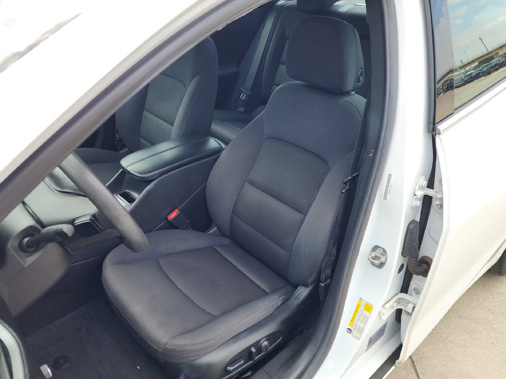 Used 2023 Chevrolet Malibu LT w/ Driver Confidence Package FWD image 11