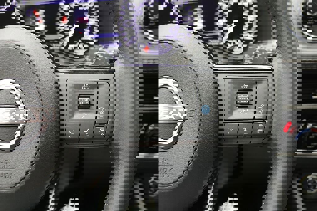 Used 2023 Nissan Rogue SV w/ SV Premium Package image 21