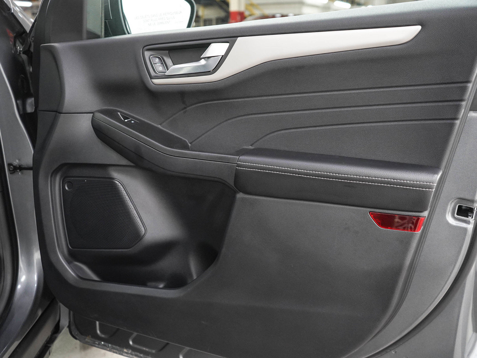Used 2022 Ford Escape SEL AWD/4WD image 9