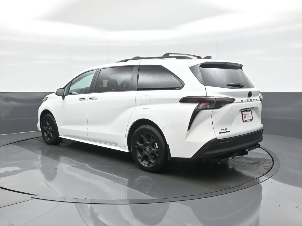 Certified 2026 Toyota Sienna XLE Woodland Edition AWD/4WD image 5