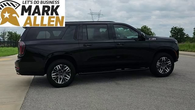 Used 2025 Chevrolet Suburban Z71 AWD/4WD image 9