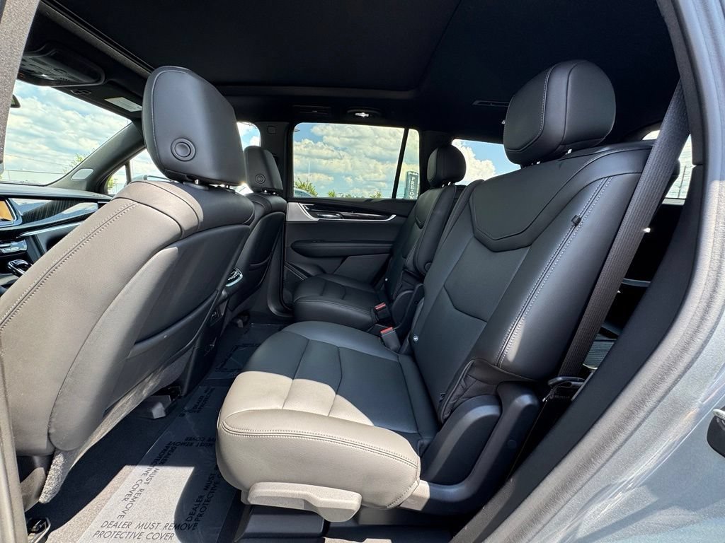 Certified 2023 Cadillac XT6 Premium Luxury FWD image 33