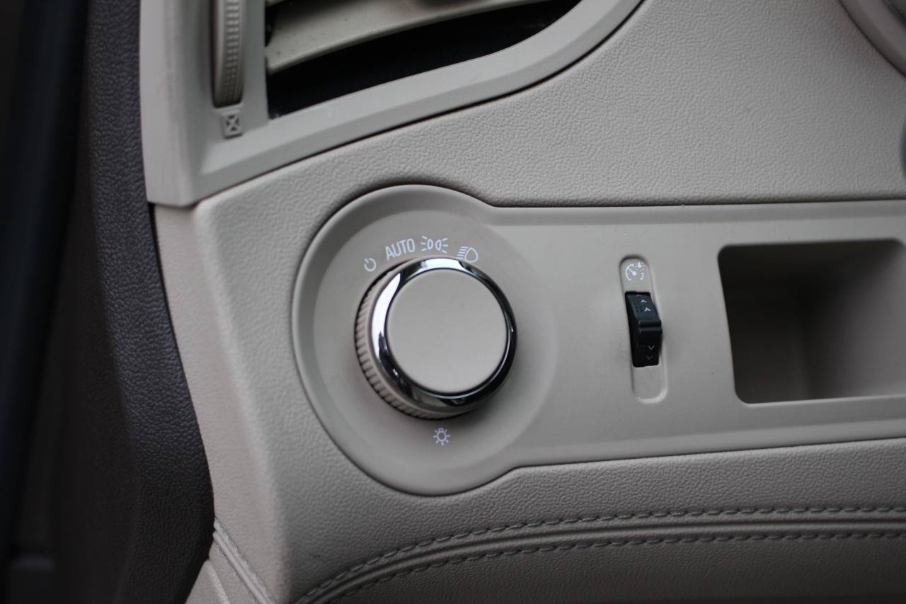 Used 2015 Buick LaCrosse Leather FWD image 18