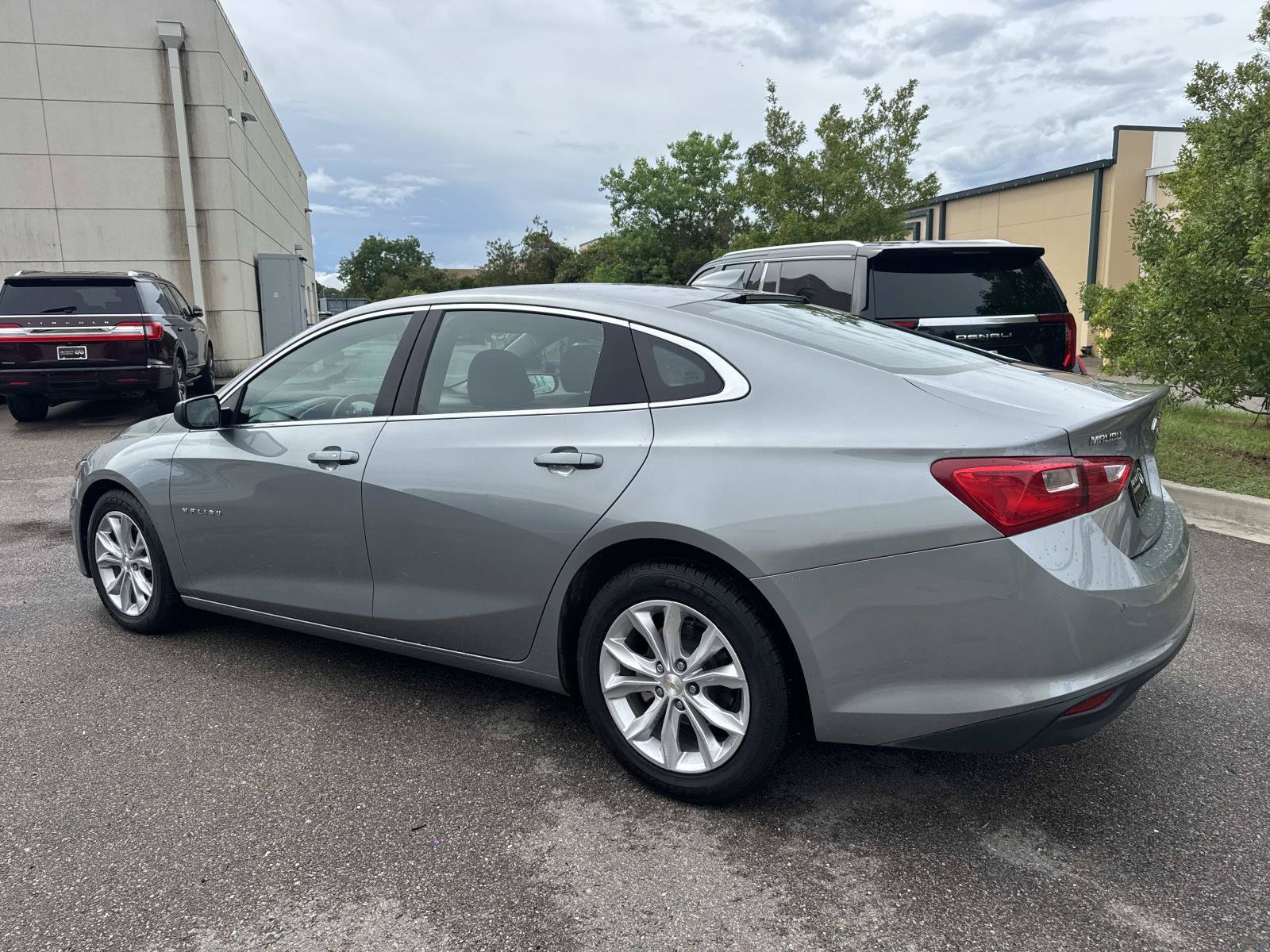 Used 2025 Chevrolet Malibu LT FWD image 7