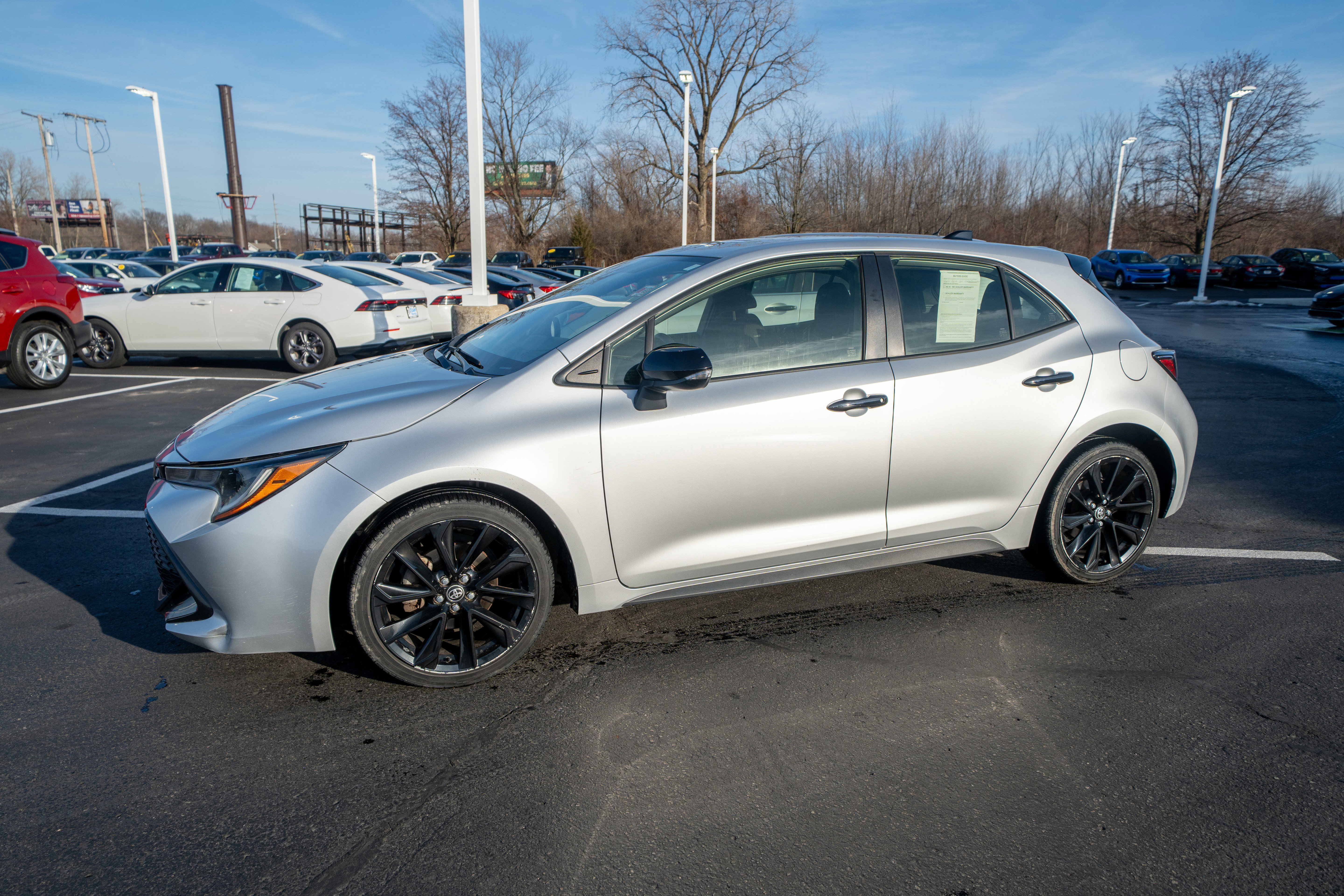Used 2021 Toyota Corolla SE image 3