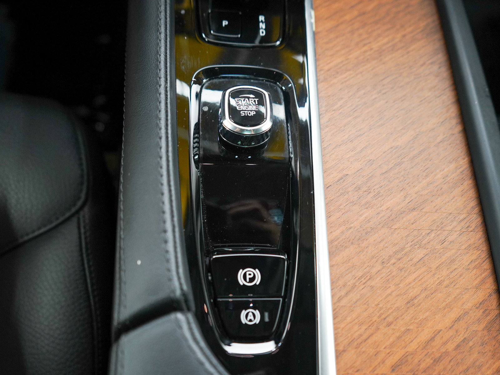 Used 2023 Volvo XC90 B6 Plus AWD/4WD image 25