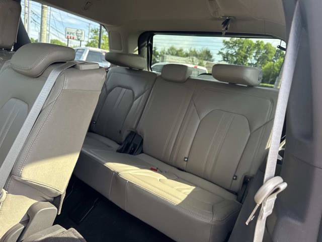 Used 2021 Ford Expedition Limited AWD/4WD image 9