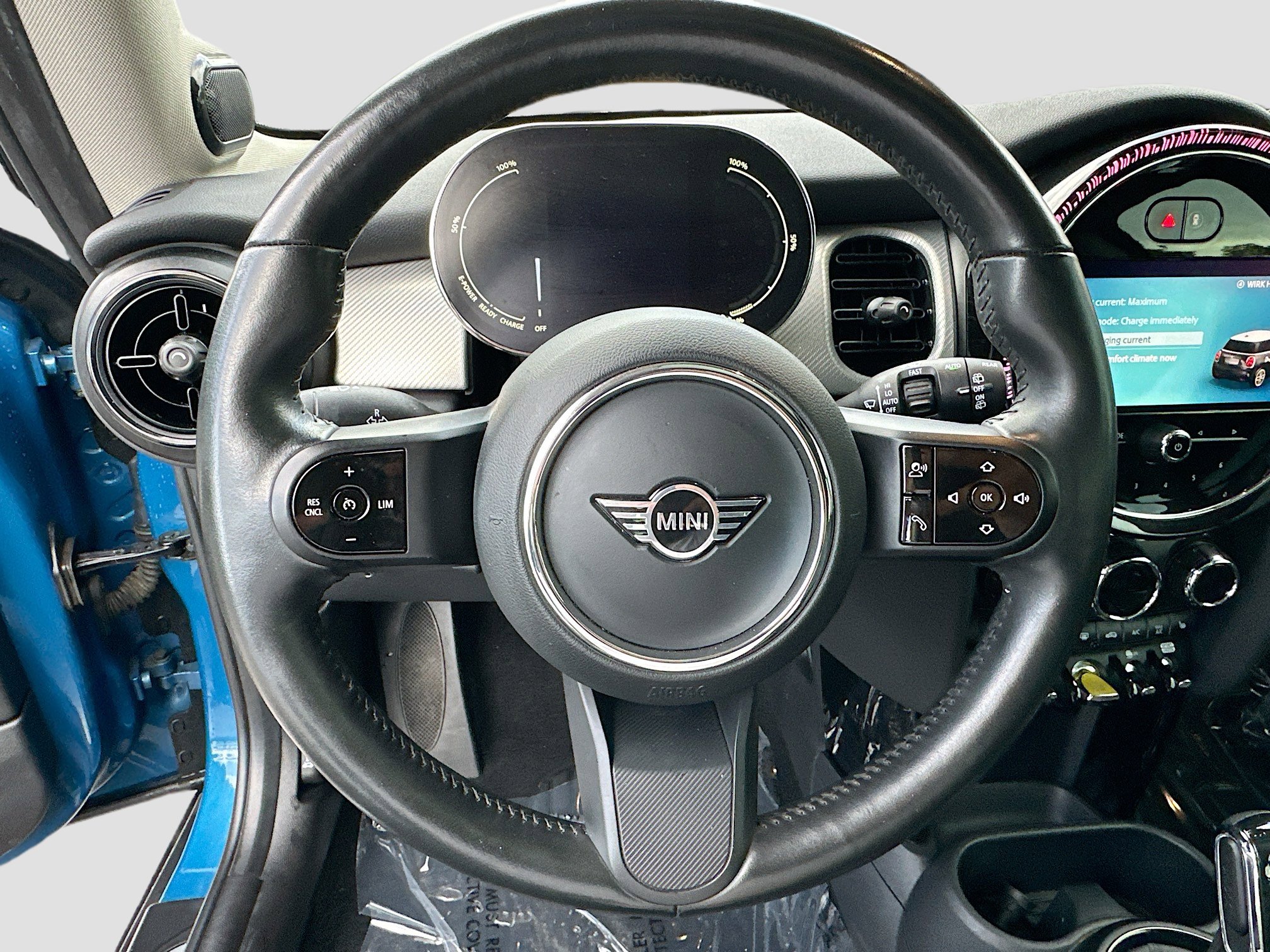 Used 2024 MINI Cooper SE image 11