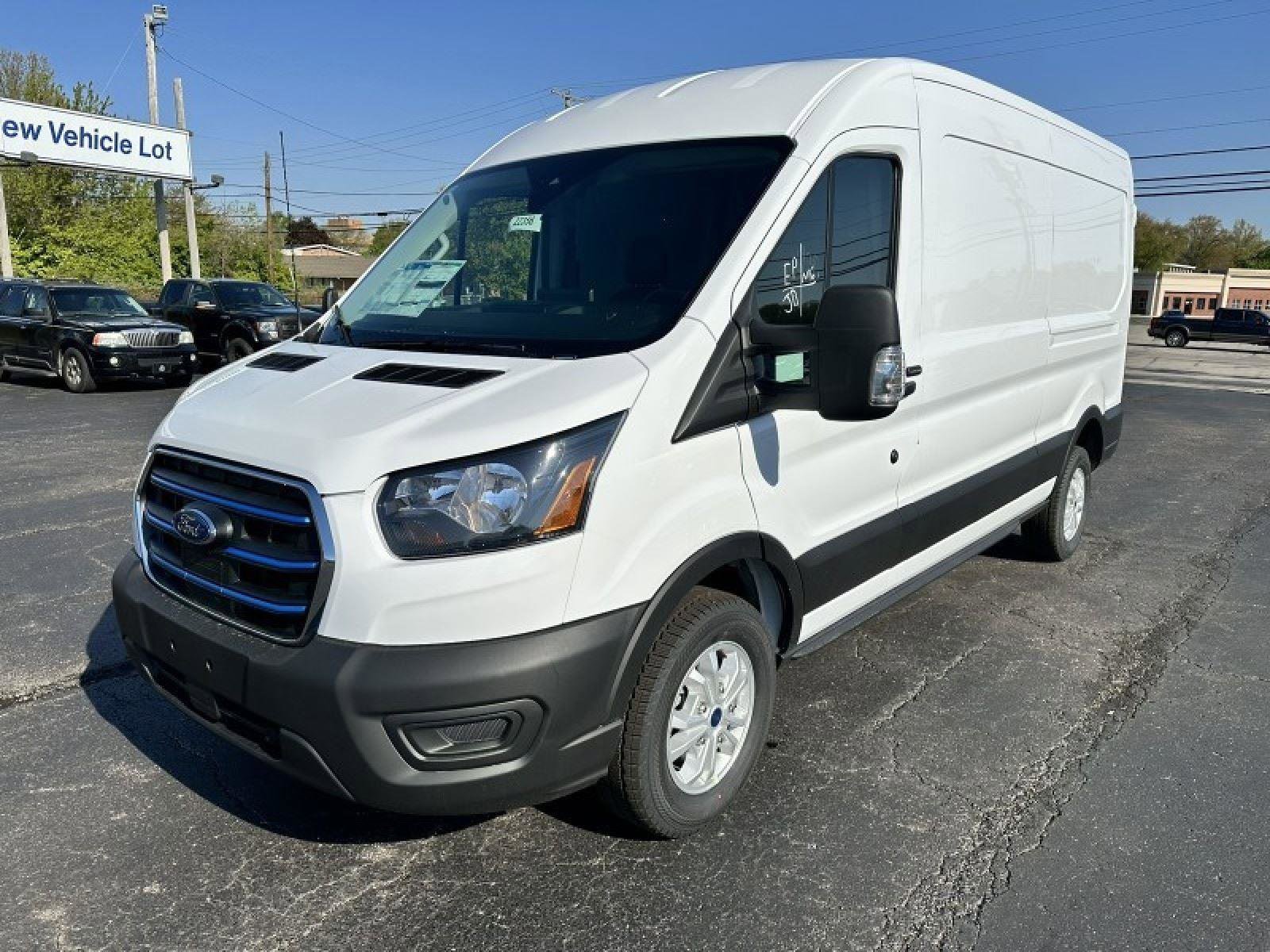 Used 2023 Ford E-Transit Medium Roof image 1