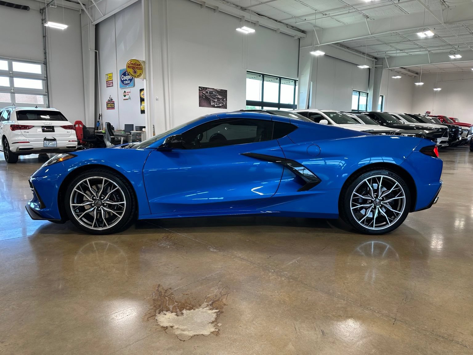 Used 2025 Chevrolet Corvette Stingray Preferred Cpe w/ Z51 Performance Package RWD image 4