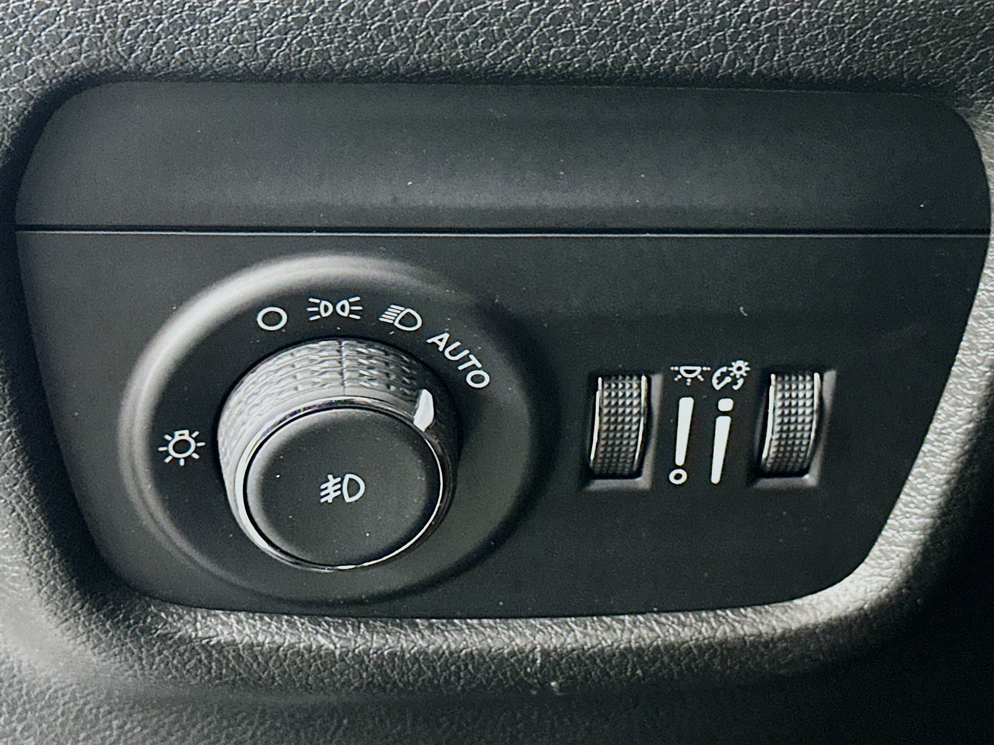 Used 2023 Jeep Grand Cherokee L Limited image 17