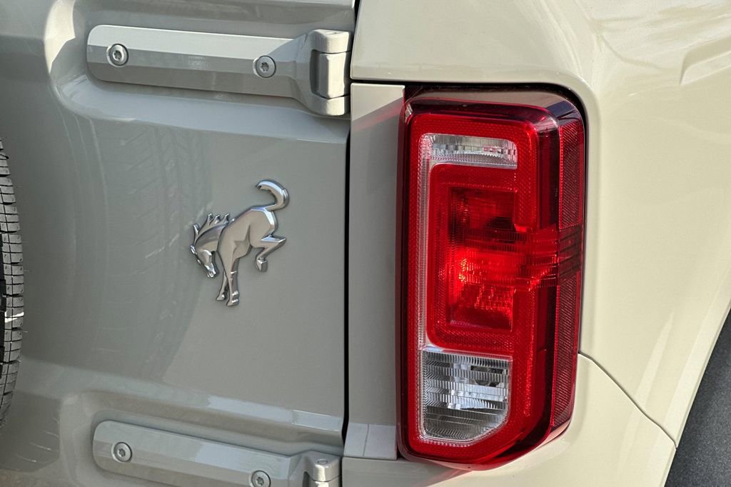 New 2025 Ford Bronco 4-Door image 7
