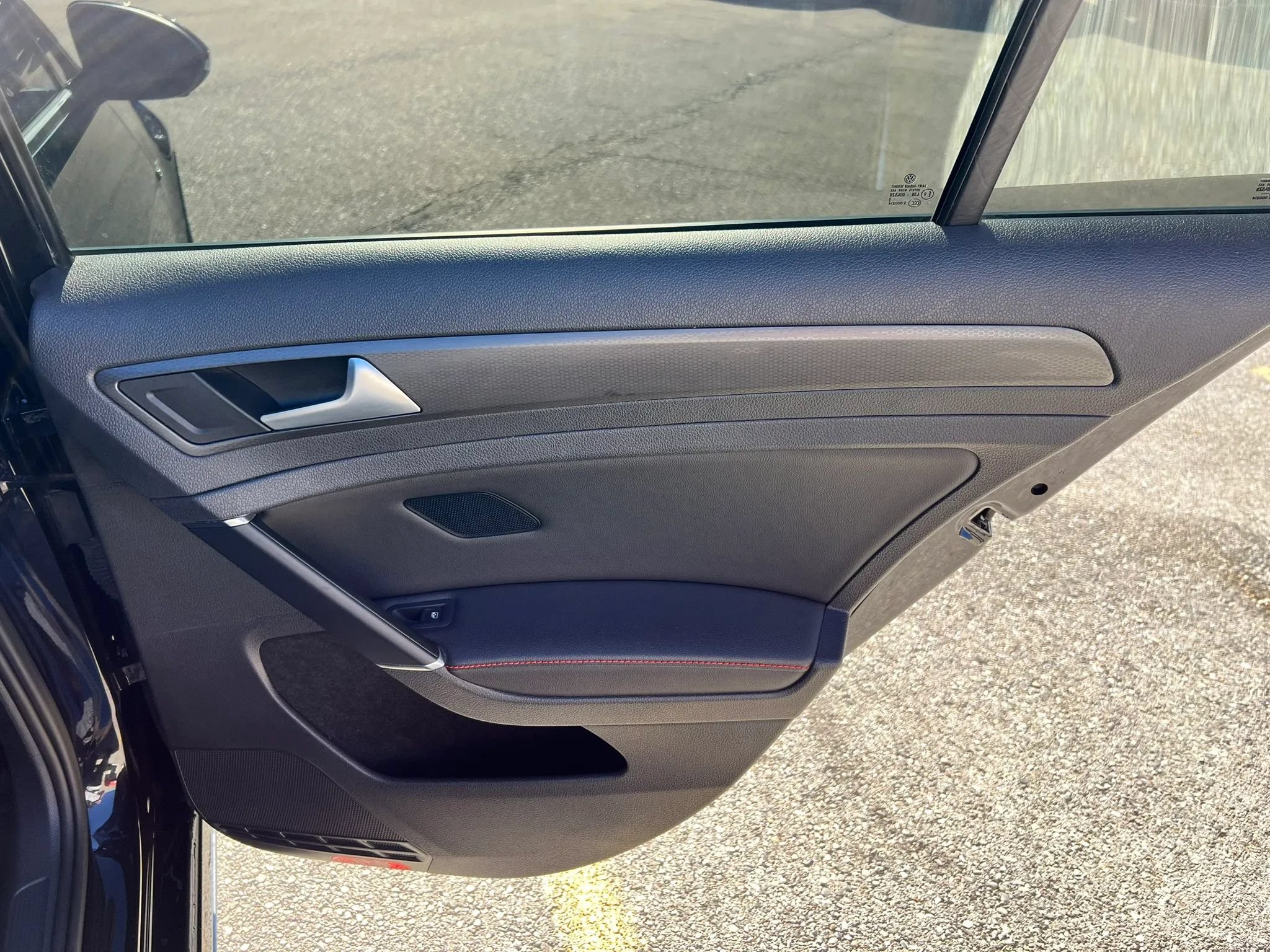 Used 2019 Volkswagen GTI SE FWD image 27