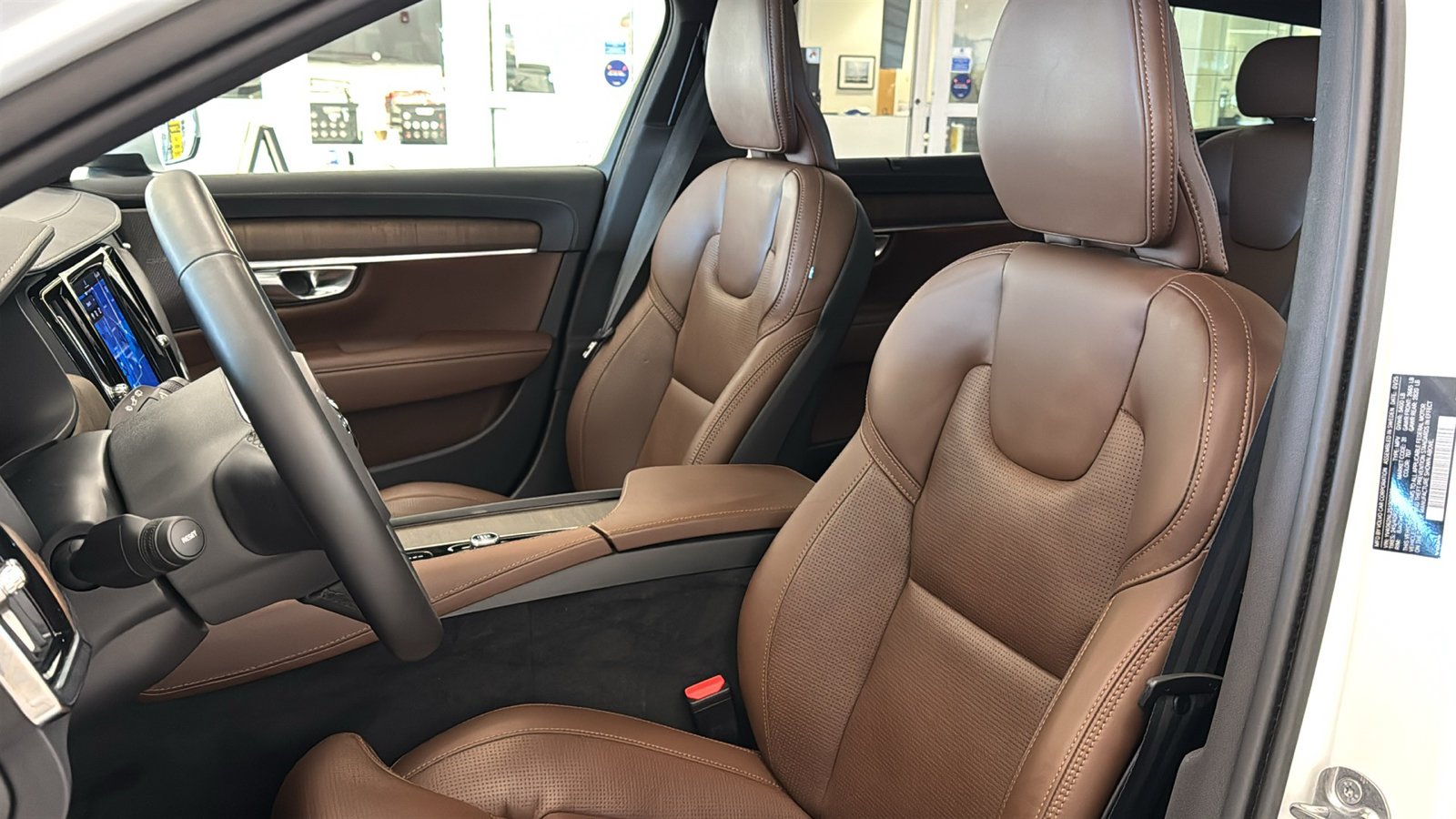 Used 2025 Volvo V90 B6 Cross Country Ultra w/ Protection Package Premier AWD/4WD image 23