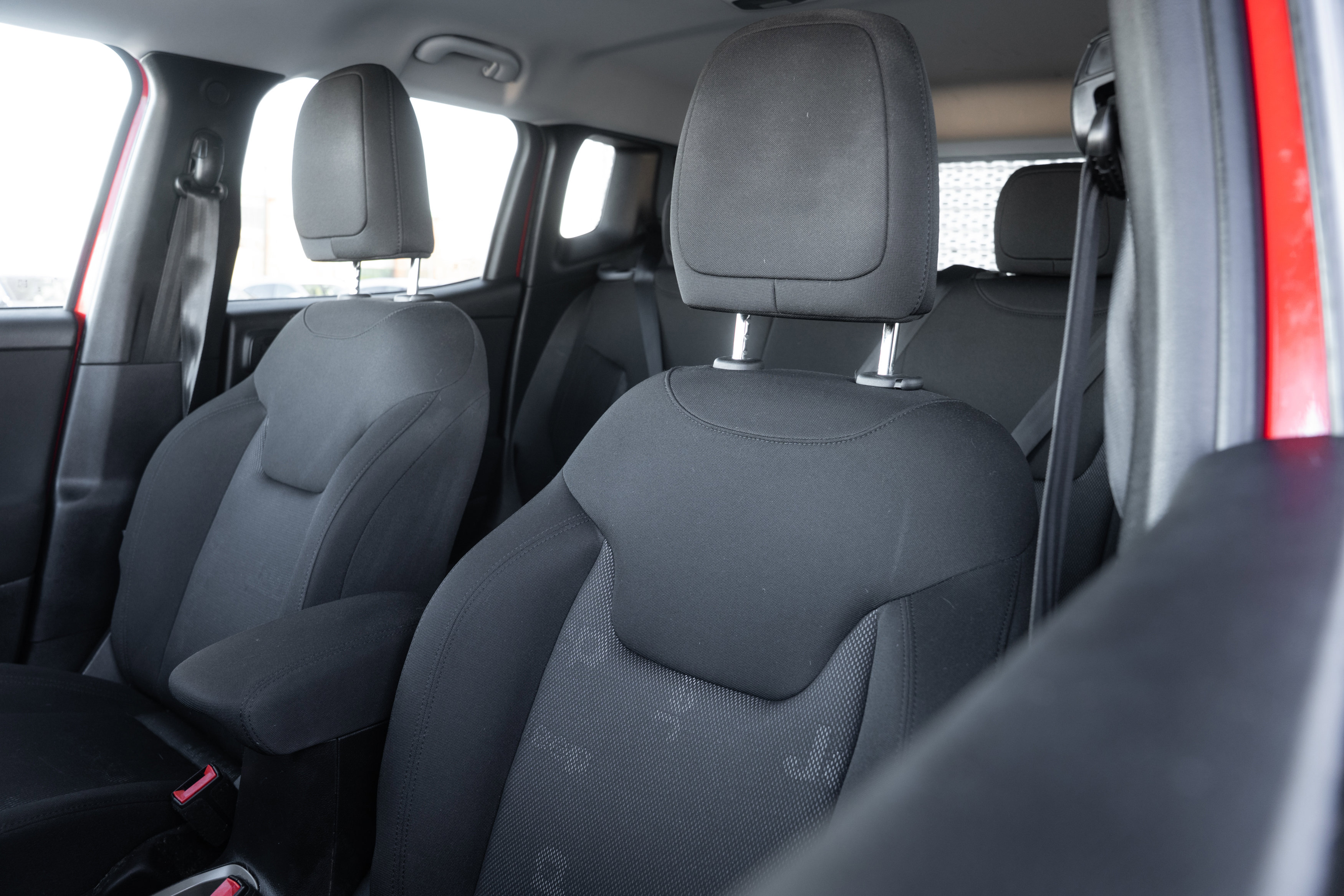 Used 2016 Jeep Renegade Latitude w/ Safety & Security Group image 21