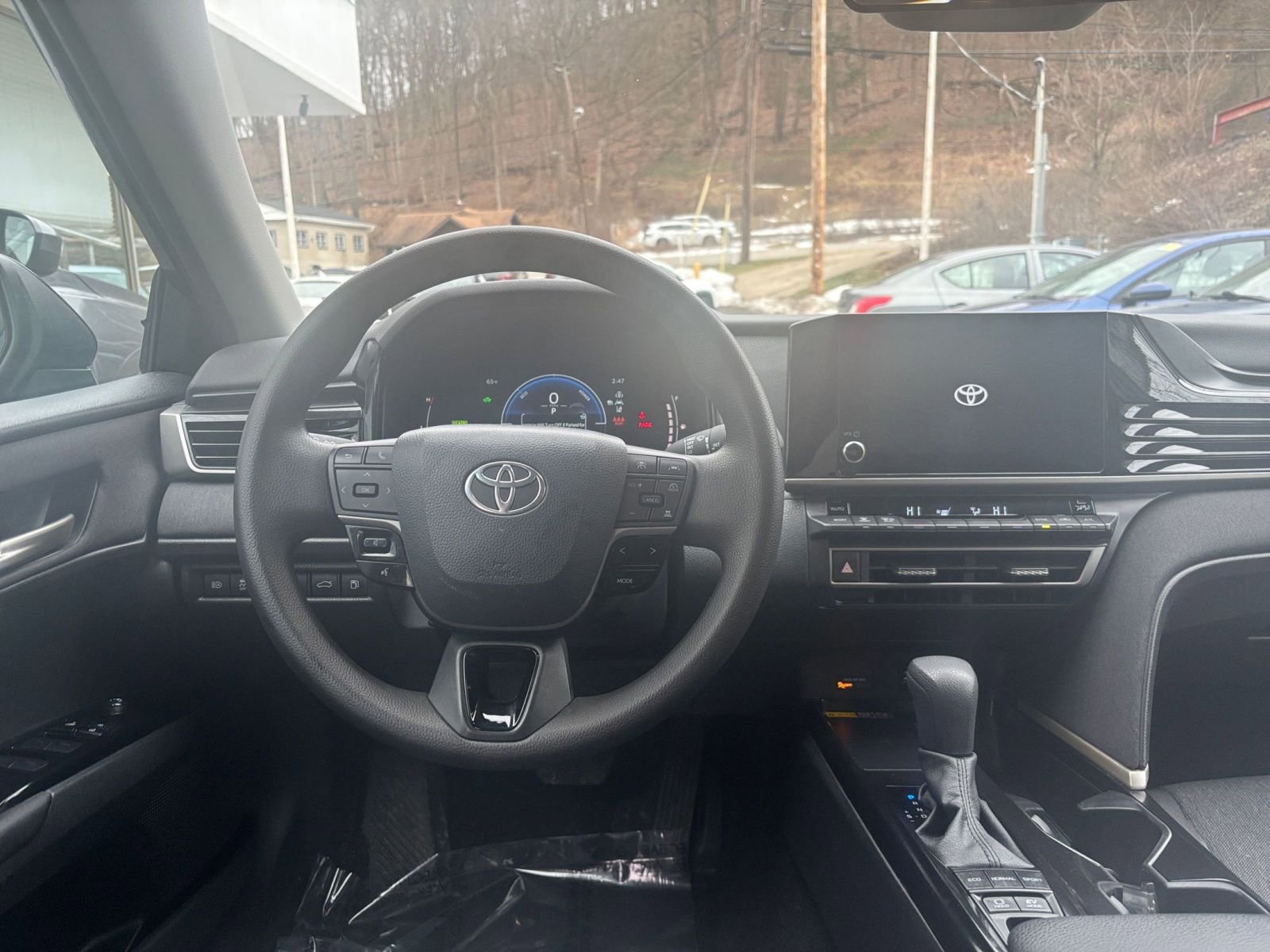 Used 2025 Toyota Camry LE FWD image 33