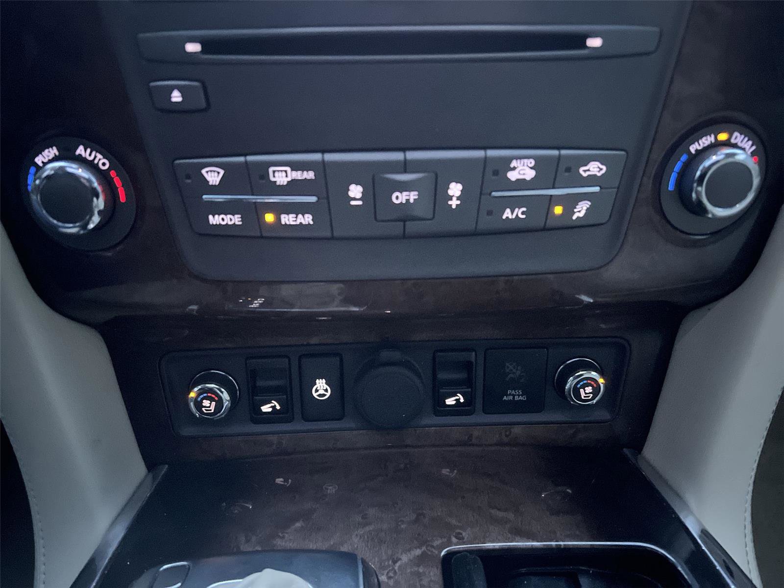 Used 2012 INFINITI QX56 4WD image 21