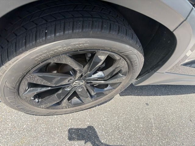 Certified 2023 Volkswagen Taos SE w/ Panoramic Sunroof Package FWD image 7