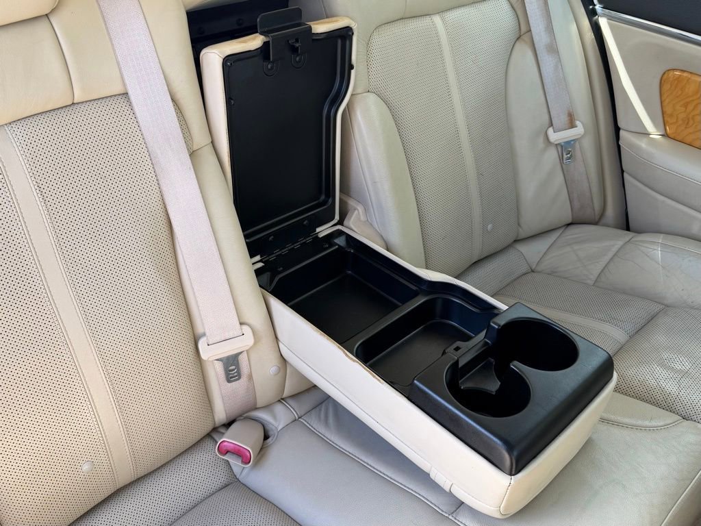 Used 2010 Lincoln MKS image 29