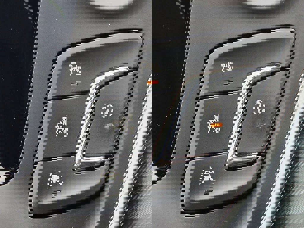 Used 2019 Buick Envision Premium w/ Driver Confidence Package image 18