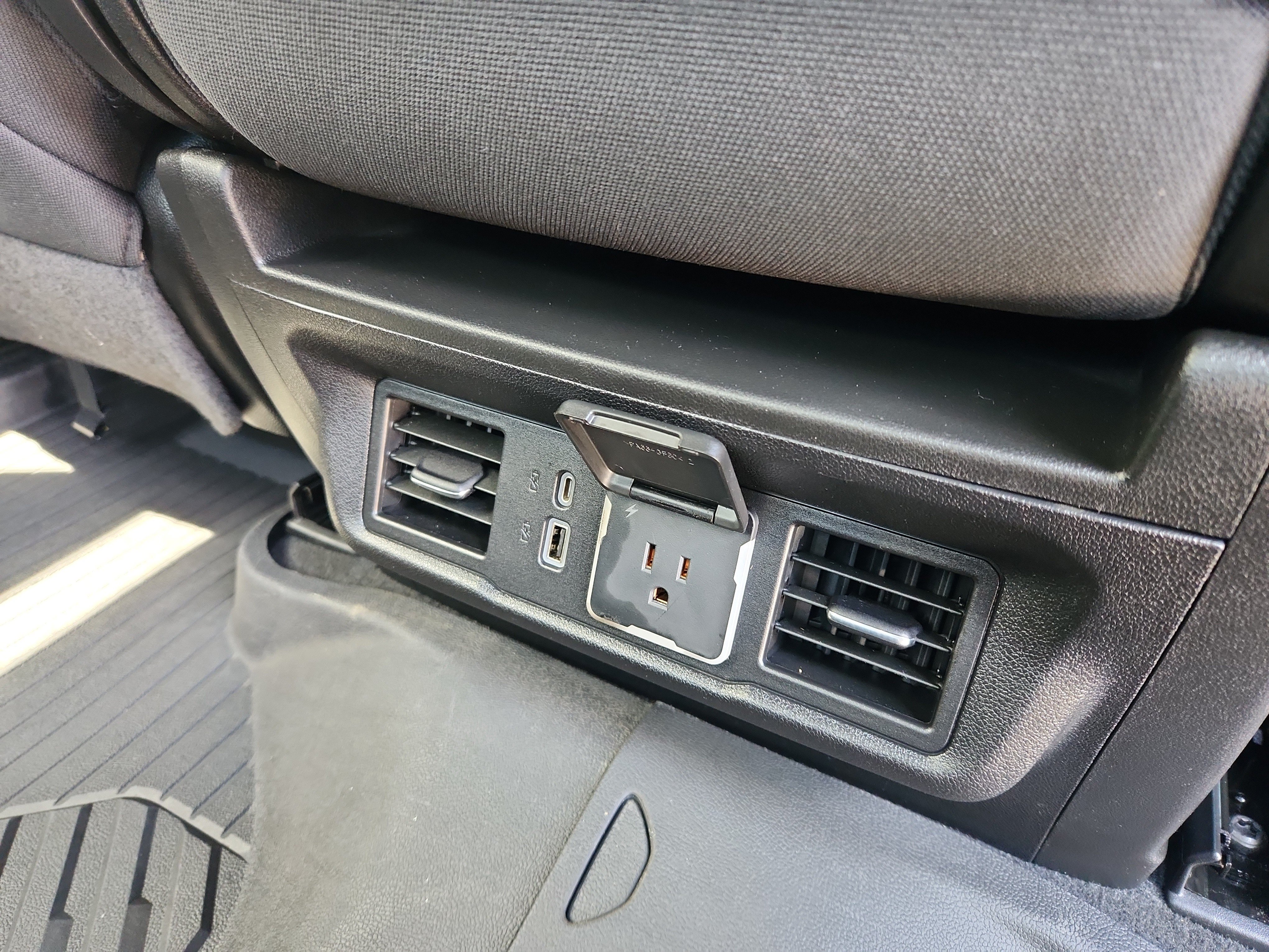 Used 2022 Chevrolet Silverado 1500 LT AWD/4WD image 41