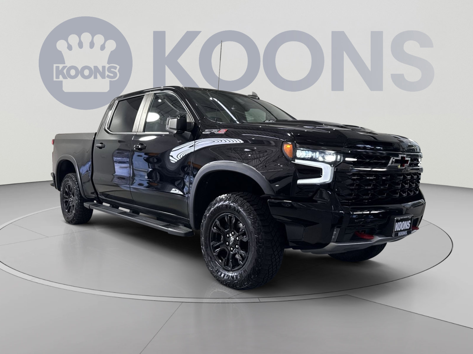 Used 2023 Chevrolet Silverado 1500 ZR2 w/ Technology Package AWD/4WD image 2