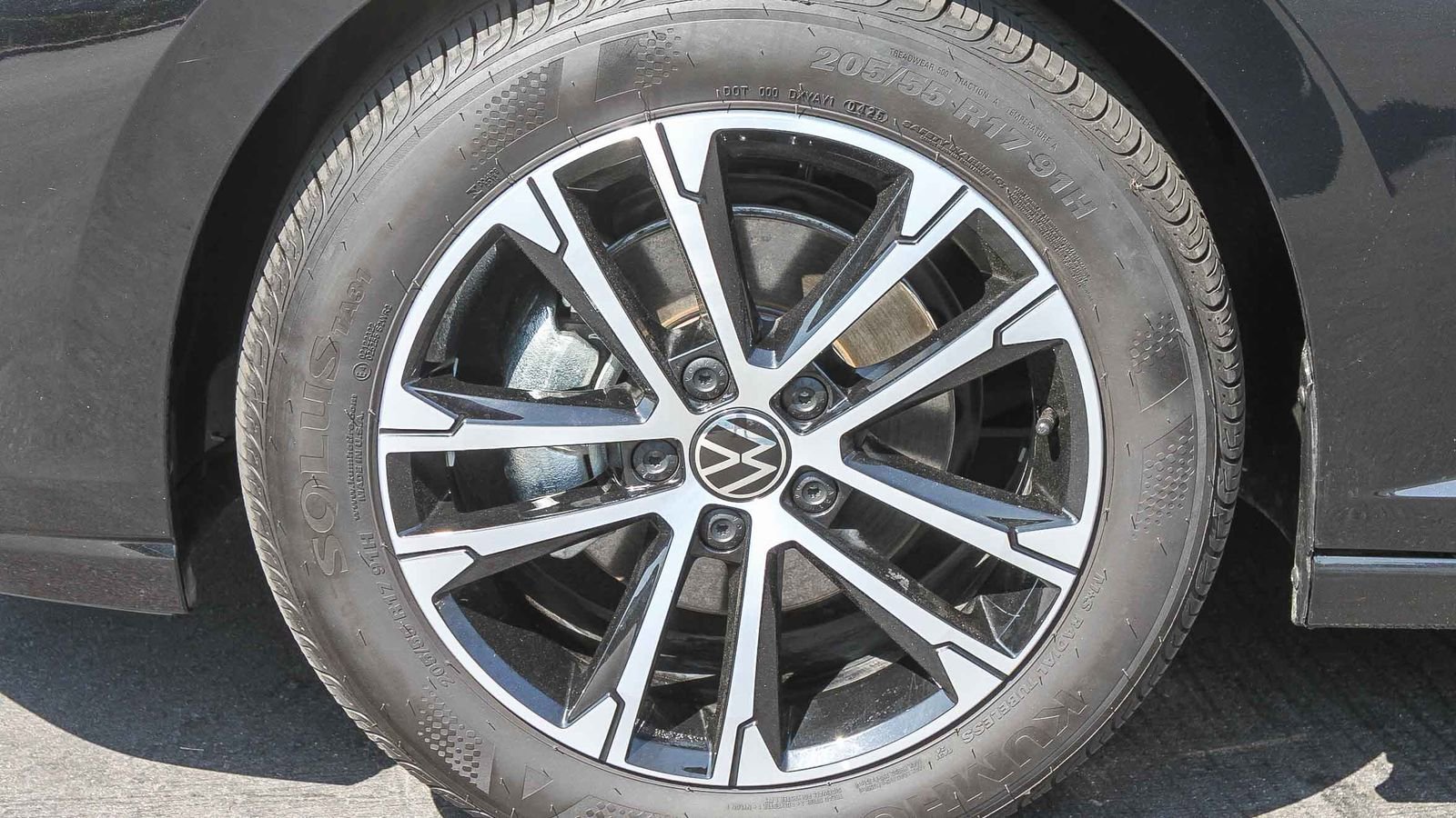 Used 2025 Volkswagen Jetta Sport image 12