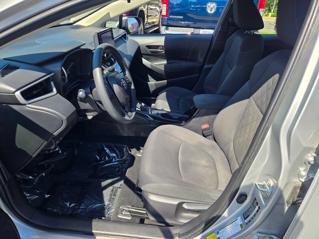 Used 2022 Toyota Corolla LE w/ Carpet Mat Package (TMS) FWD image 25