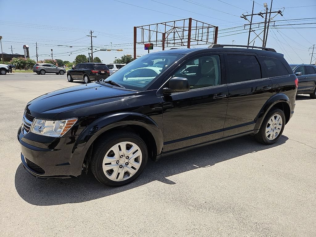 Used 2020 Dodge Journey SE FWD image 2