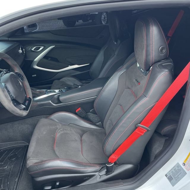 Used 2019 Chevrolet Camaro ZL1 RWD image 15