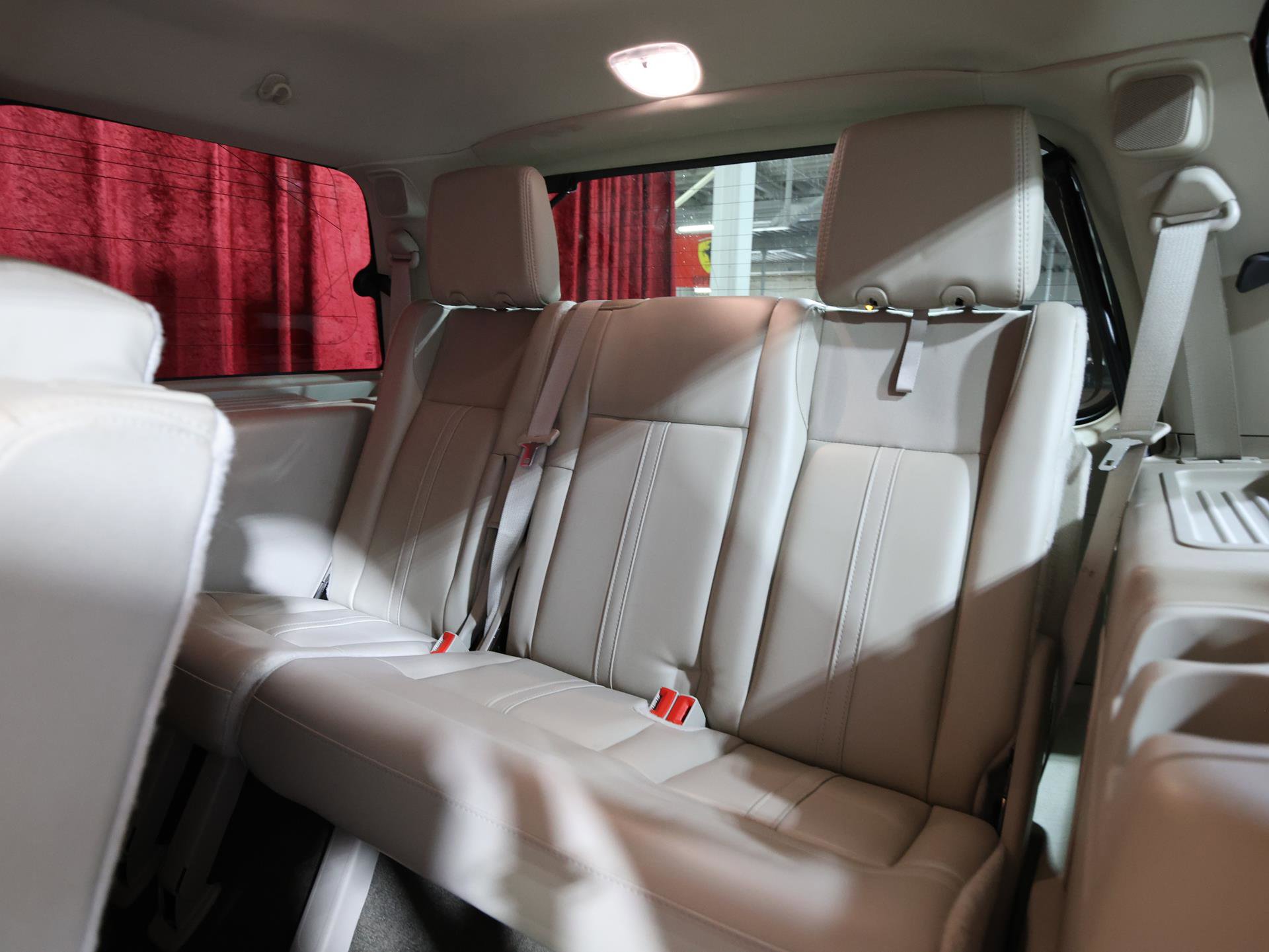 Used 2017 Lincoln Navigator Select image 15