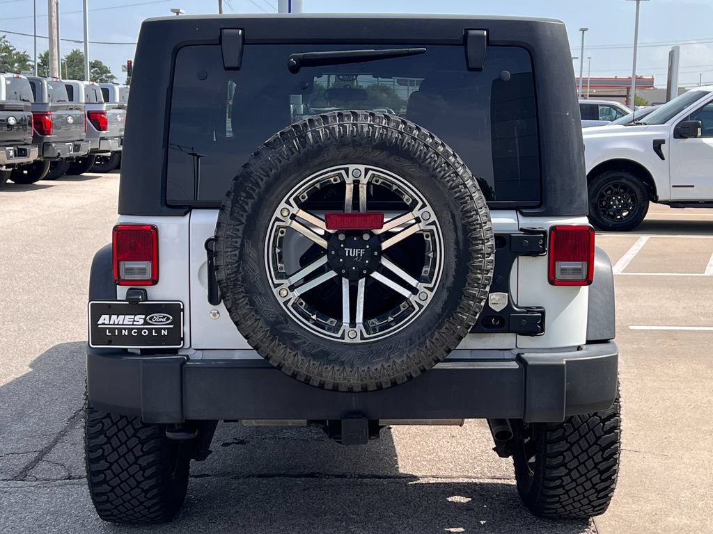 Used 2018 Jeep Wrangler Unlimited Sport w/ Connectivity Group AWD/4WD image 5