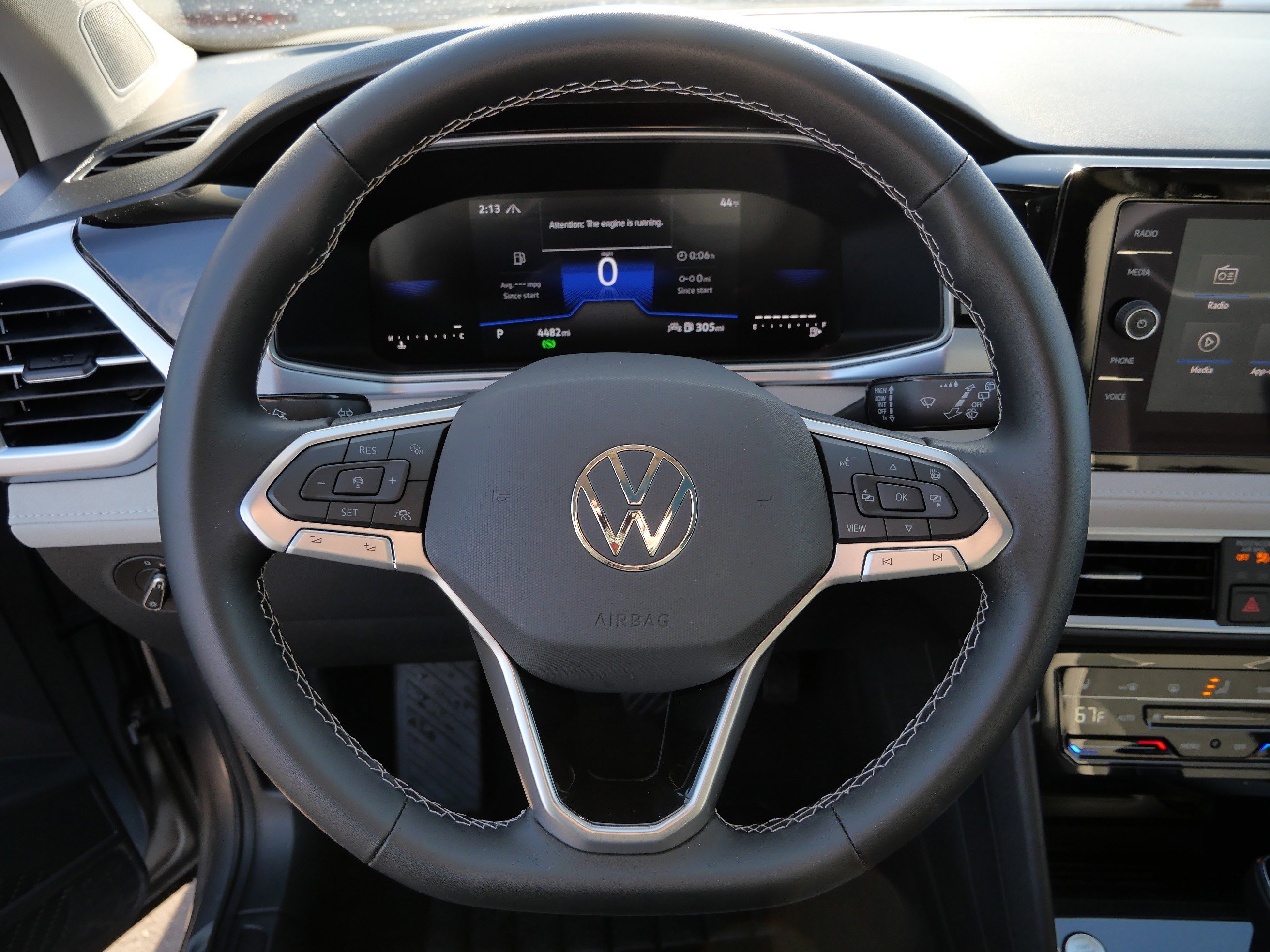 Certified 2025 Volkswagen Taos SE image 26