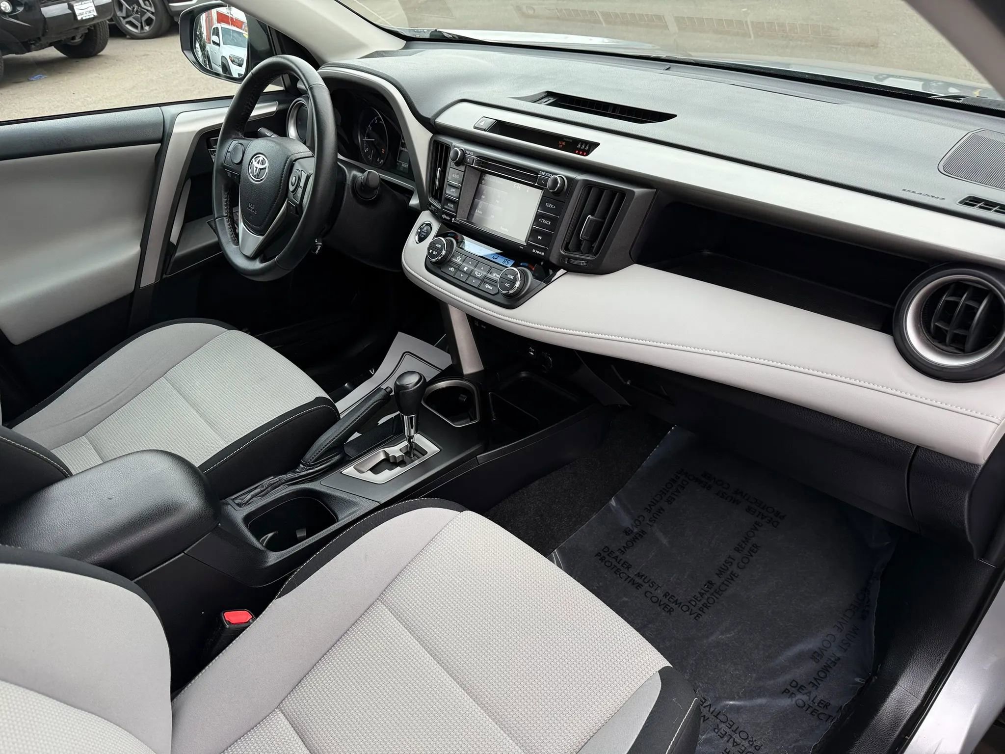 Used 2017 Toyota RAV4 XLE AWD/4WD image 21