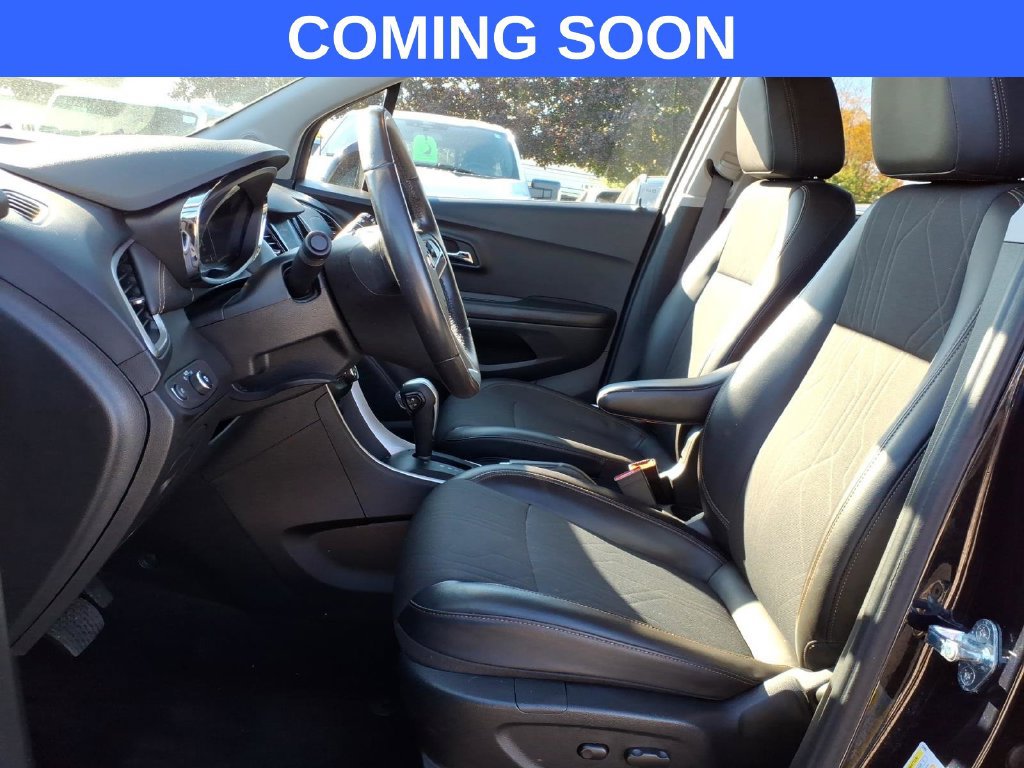 Used 2022 Chevrolet Trax LT w/ LT Convenience Package AWD/4WD image 16