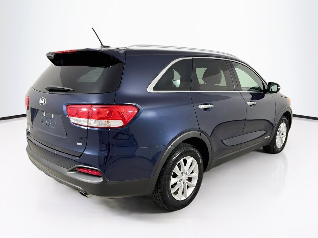 Used 2017 Kia Sorento AWD image 7
