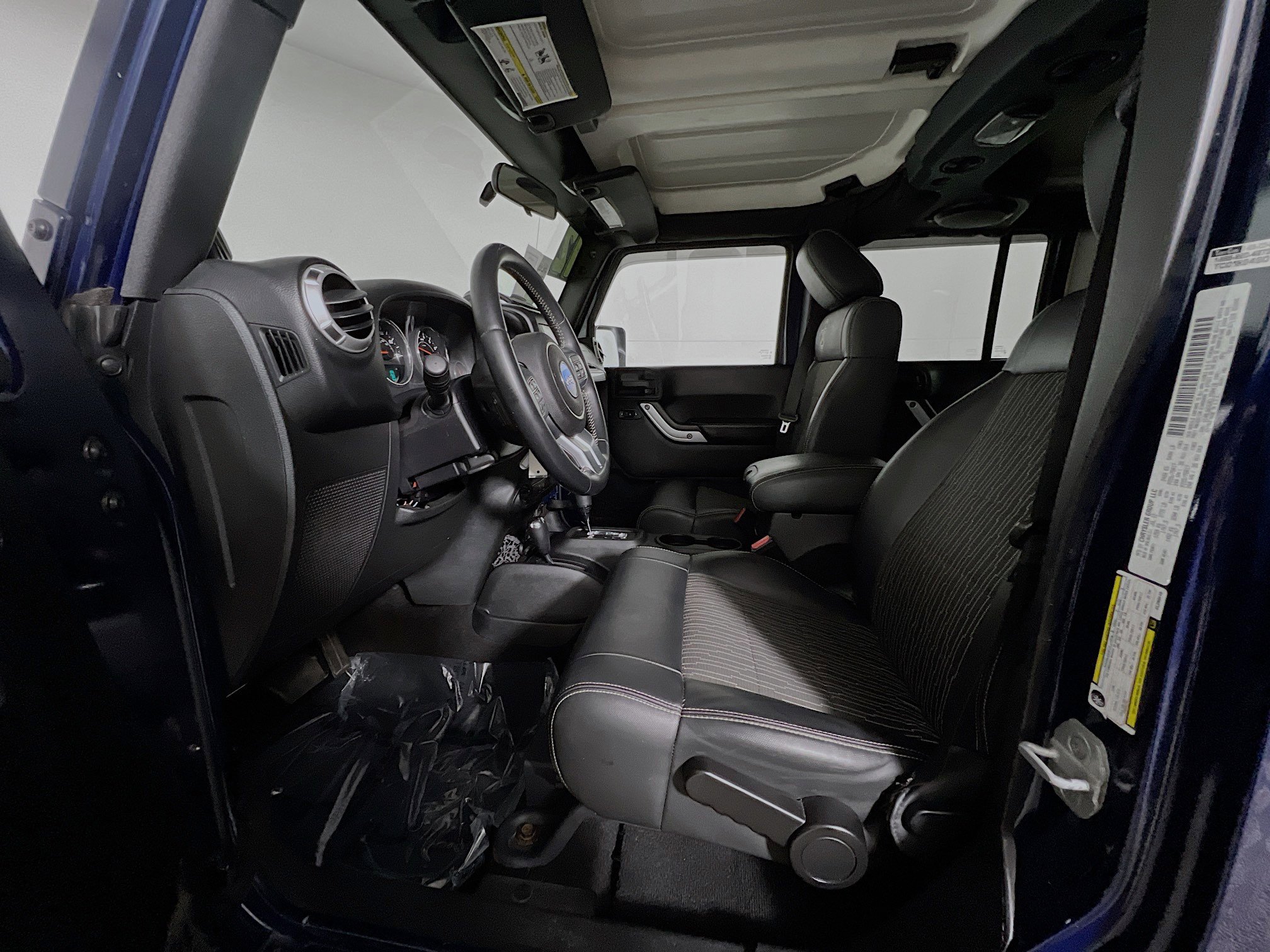 Used 2012 Jeep Wrangler Unlimited Freedom Edition image 15