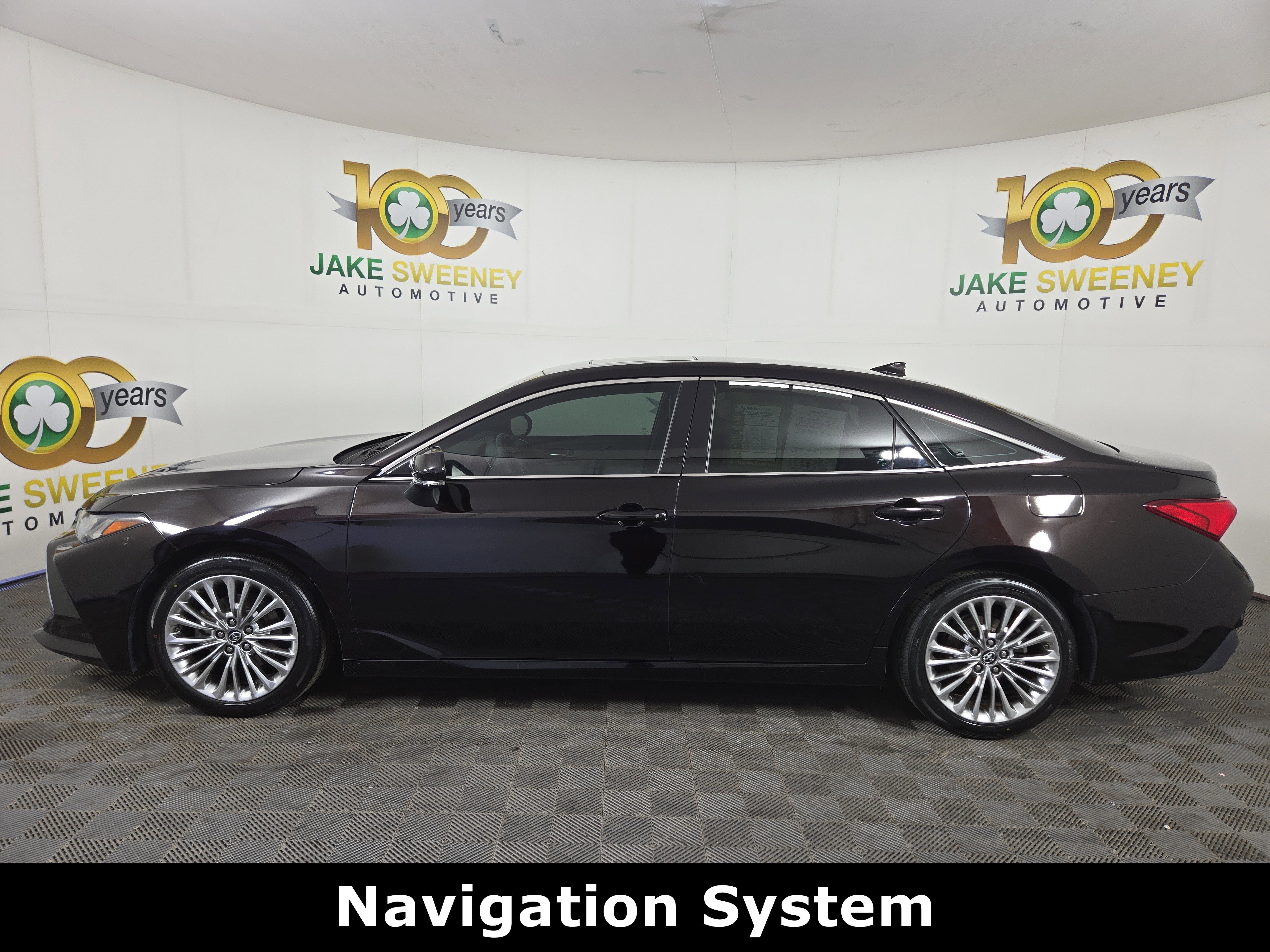 Used 2019 Toyota Avalon Limited image 4