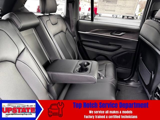 New 2025 Jeep Grand Cherokee Limited image 12