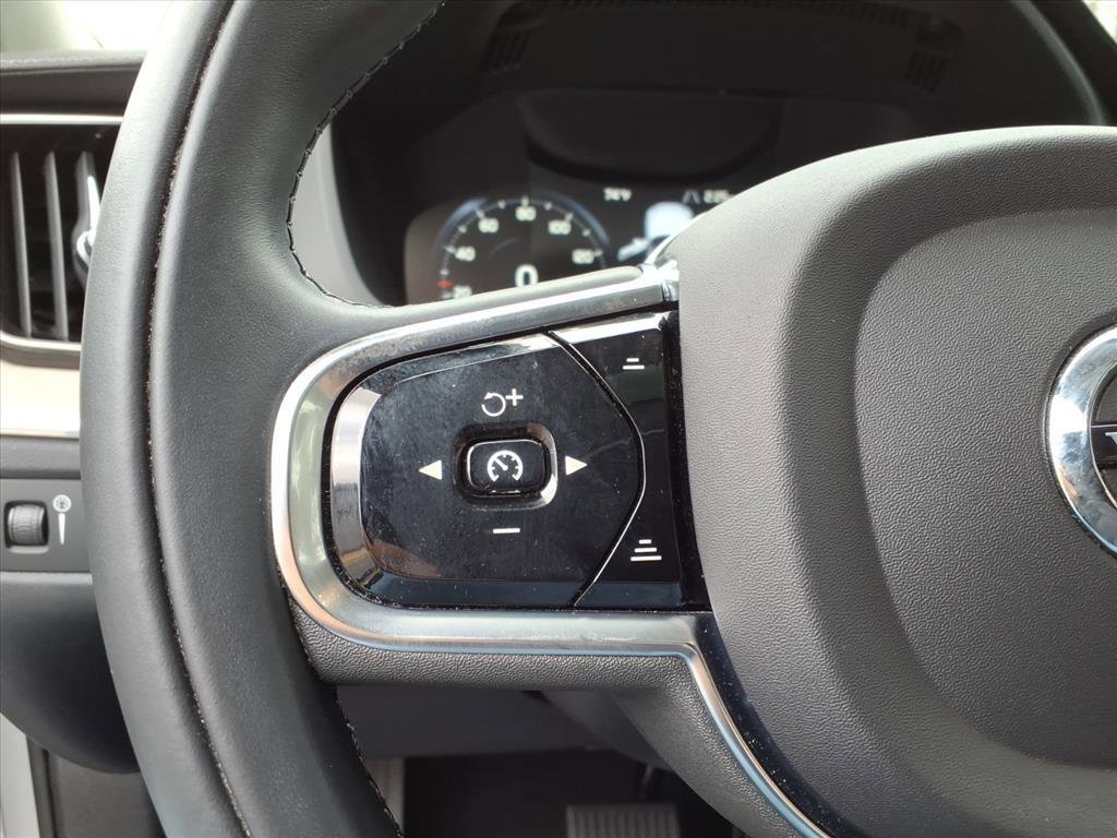 Used 2020 Volvo XC60 T5 Inscription w/ Protection Package image 28