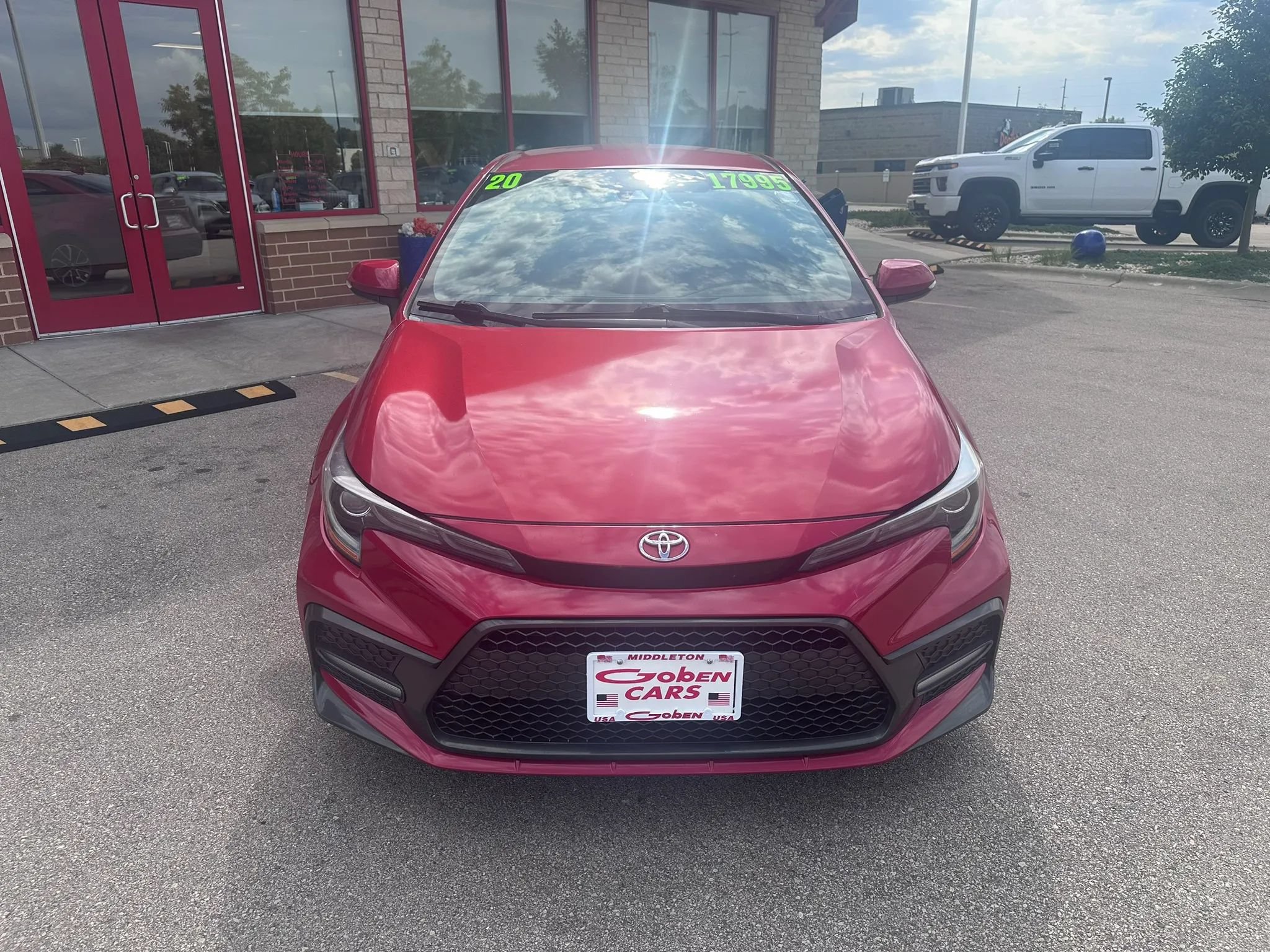 Used 2020 Toyota Corolla SE FWD image 2